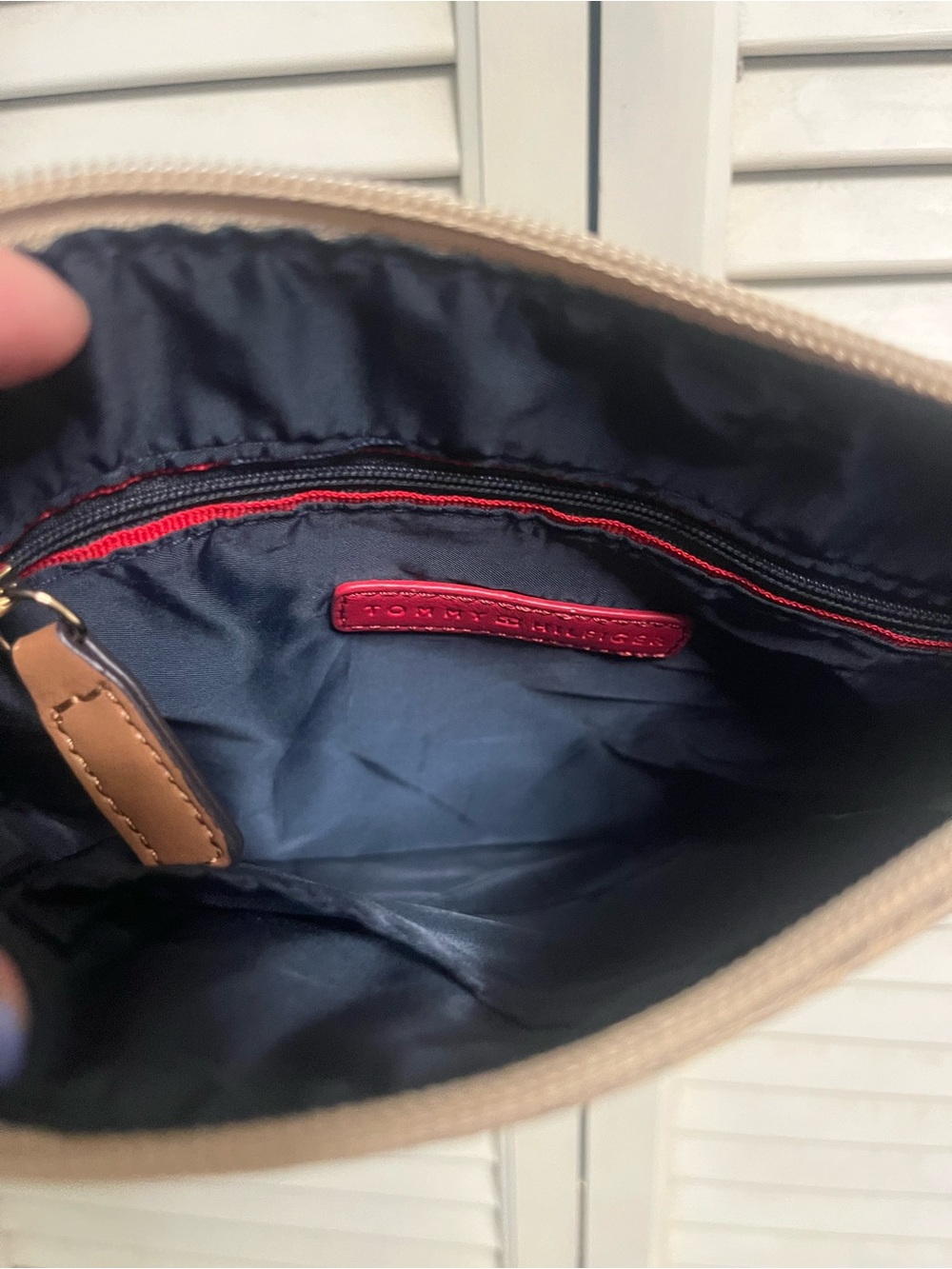 Tommy Hilfiger Tan Crossbody Bag NWT - Picture 5 of 6